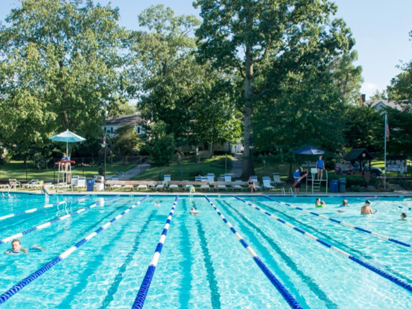 Stoneleigh pool lap lanes